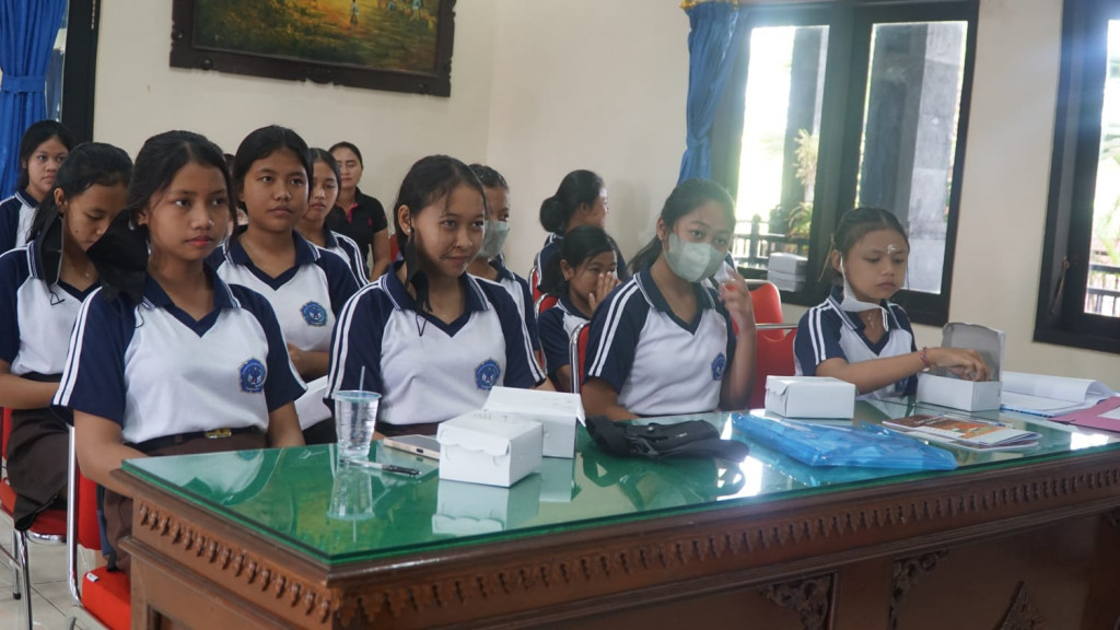 Memantau Kesehatan Remaja Melalui Posyandu Remaja Di Desa Kekeran